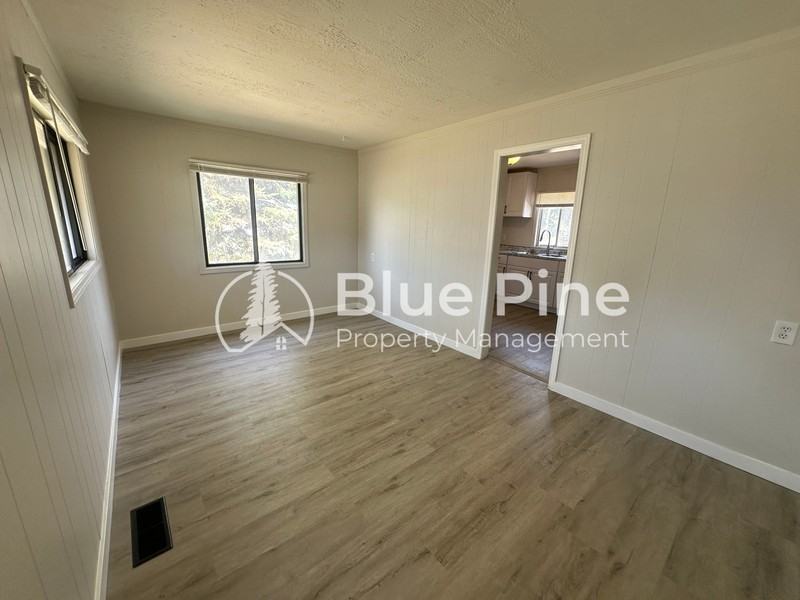 1198 Boise Ave - Photo 2 of 12