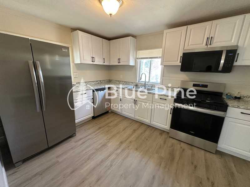 1198 Boise Ave - Photo 3 of 12