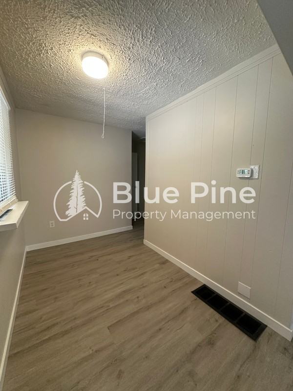1198 Boise Ave - Photo 5 of 12