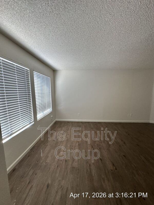312 1/2 N Park St - Photo 5 of 21