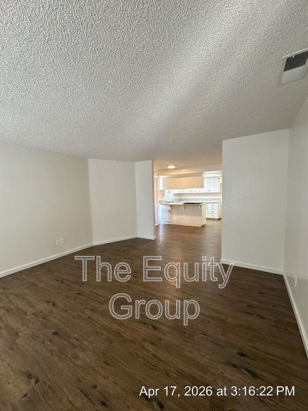 312 1/2 N Park St - Photo 6 of 21