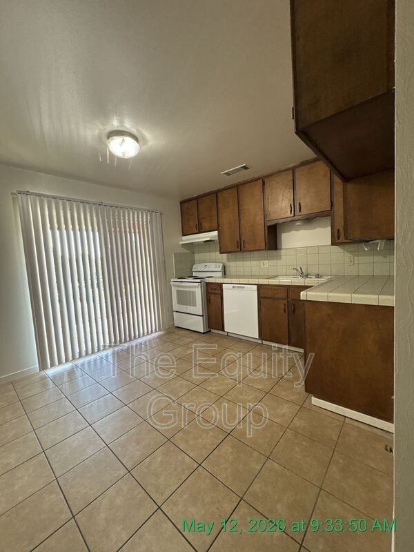 733 S County Center Dr #H - Photo 3 of 20