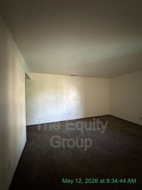 733 S County Center Dr #H - Photo 6 of 20