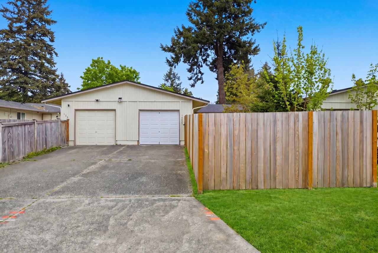 10423 12th Avenue Ct S - Photo 5 of 28