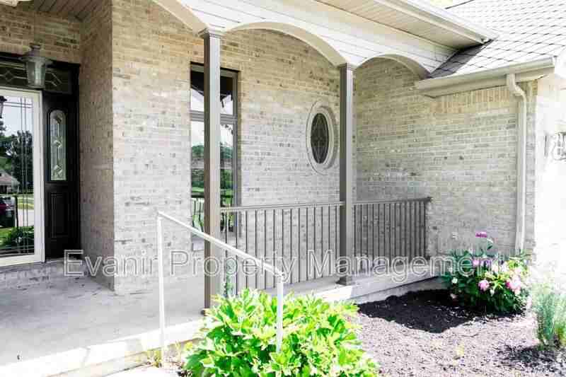 113 Brittany Ln - Photo 4 of 41