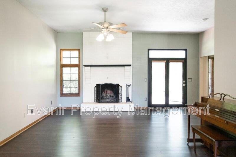 113 Brittany Ln - Photo 5 of 41