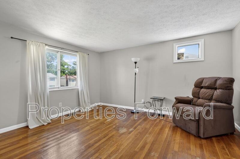 873 Allison Dr - Photo 5 of 37
