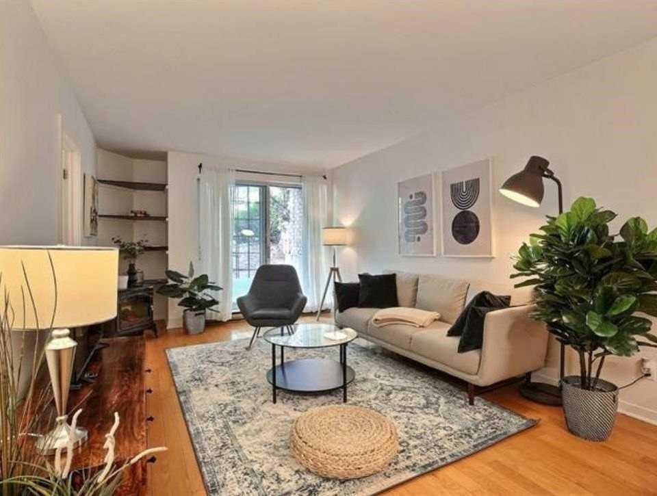 3555 Rue University - Photo 2 of 10