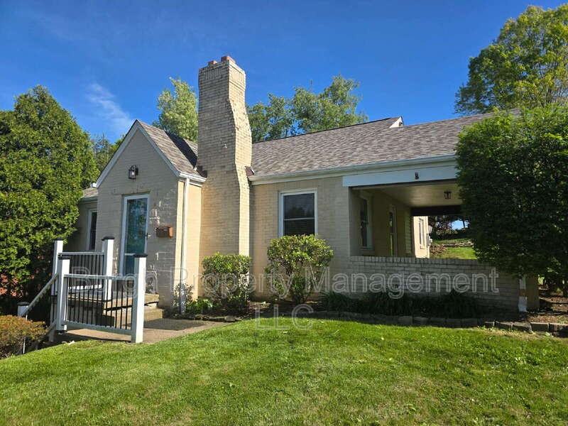 300 Maxwell Dr - Photo 2 of 21