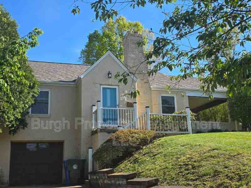 300 Maxwell Dr - Photo 3 of 21