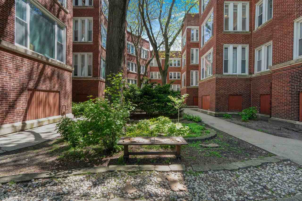 6565 N. Lakewood – Renovated Rogers Park Apartments - Photo 5 of 33