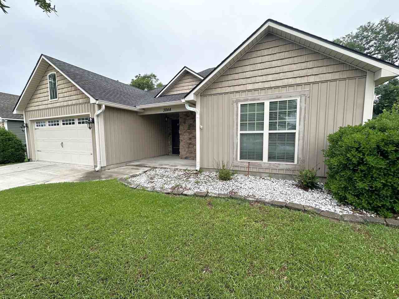 3844 Coventry Dr - Photo 2 of 19