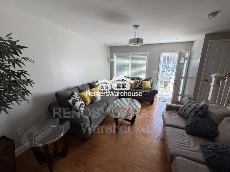 611 Cheraton Rd - Photo 4 of 13
