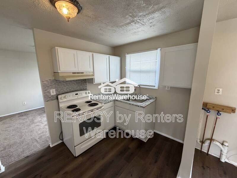1201 E 43rd St - Photo 2 of 16