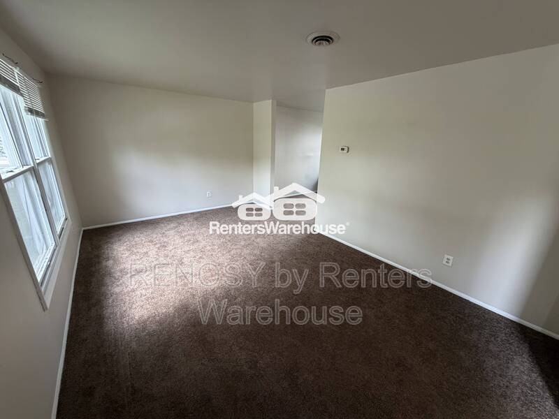 1201 E 43rd St - Photo 6 of 16