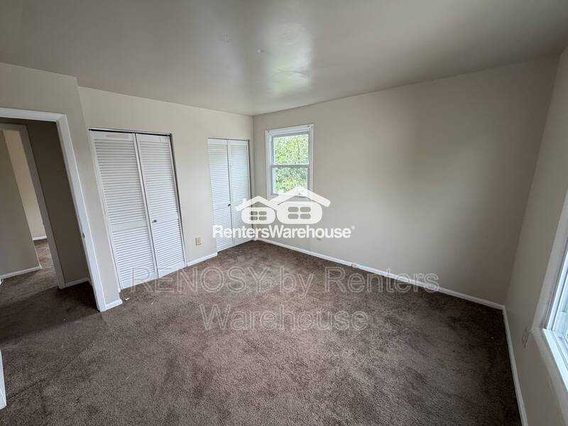 1201 E 43rd St - Photo 7 of 16