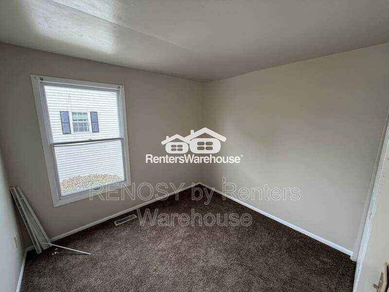 1201 E 43rd St - Photo 4 of 16