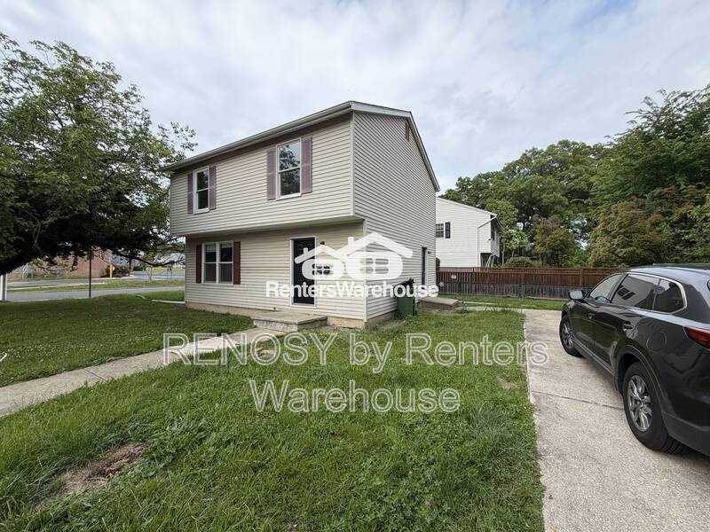 1201 E 43rd St - Photo 3 of 16