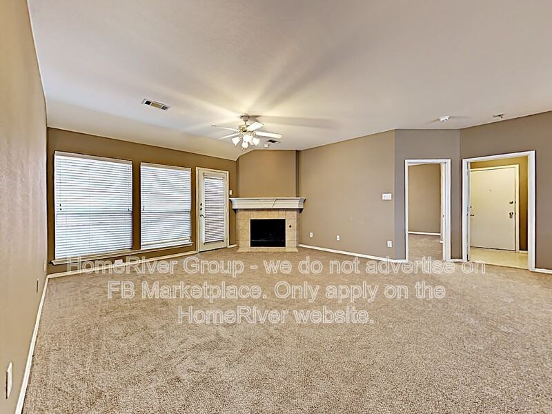 2405 N Brook Dr - Photo 2 of 17