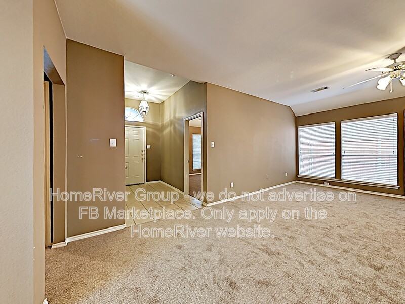2405 N Brook Dr - Photo 5 of 17