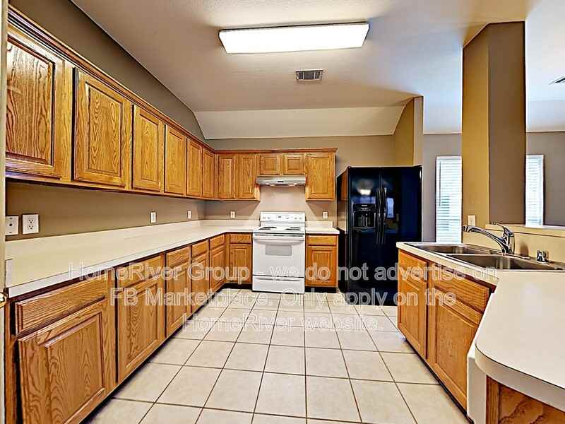 2405 N Brook Dr - Photo 6 of 17