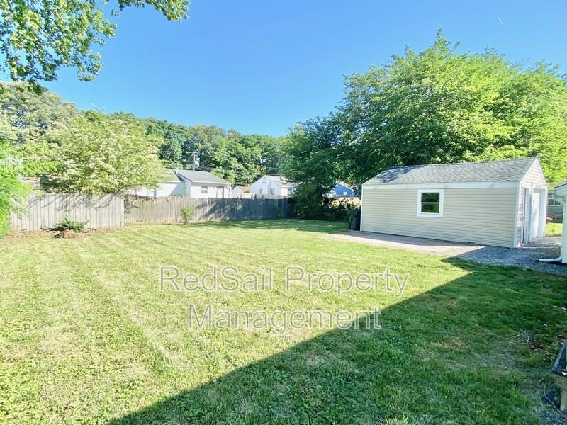 109 Peachtree Ln - Photo 4 of 5
