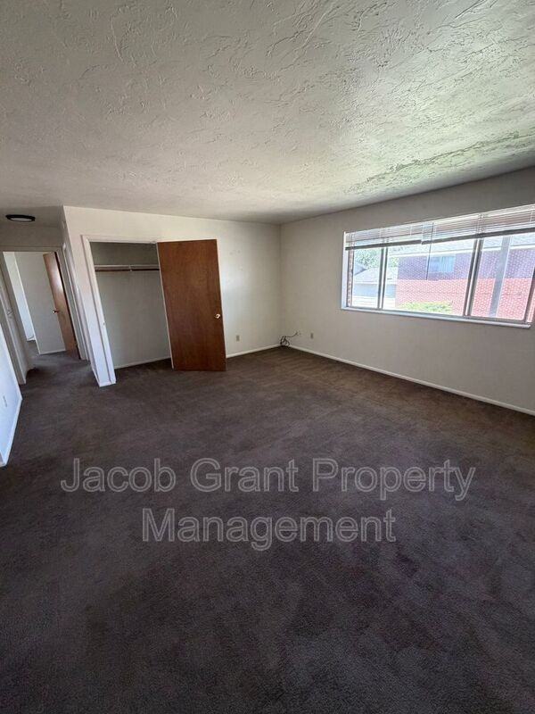 2136 Saint Clair Rd - Photo 6 of 13