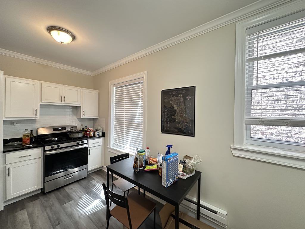 ROSCOE + BROADWAY #2S - Photo 4 of 21