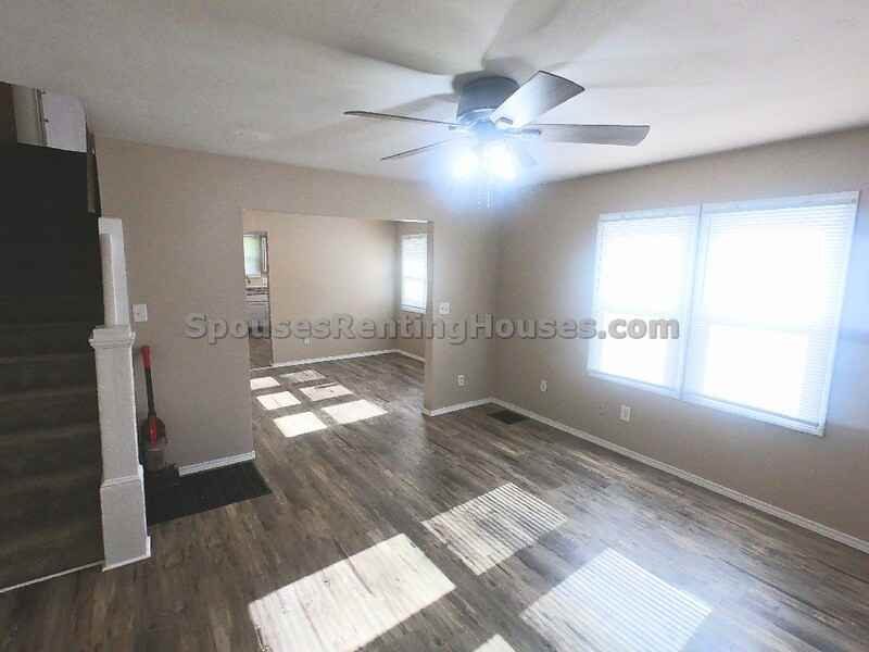 4017 E 11th St - Photo 2 of 13