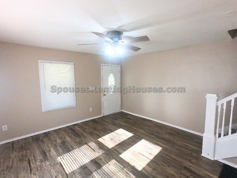 4017 E 11th St - Photo 3 of 13