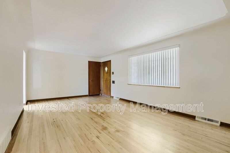 4660 Upham St - Photo 2 of 14