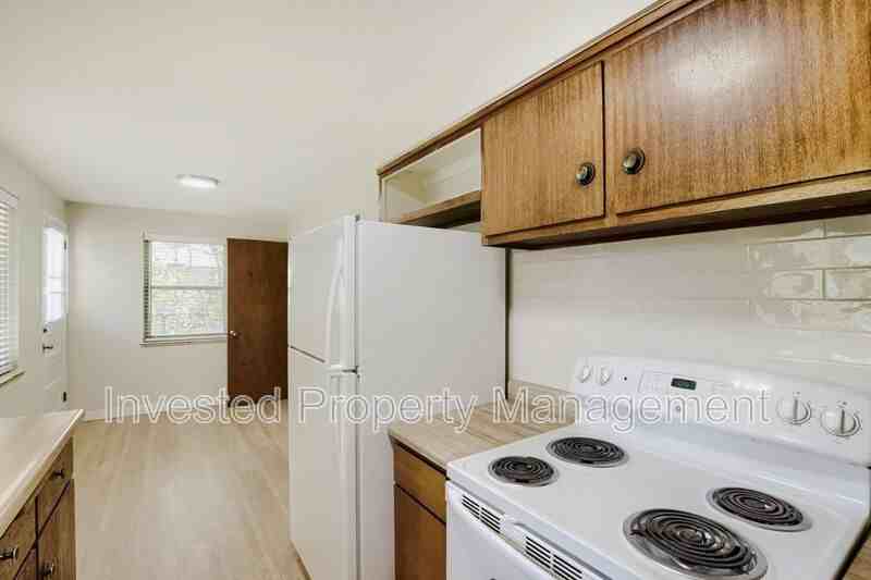4660 Upham St - Photo 7 of 14