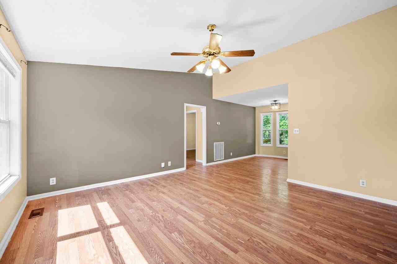 2822 Nat Hoosier Ln - Photo 5 of 33