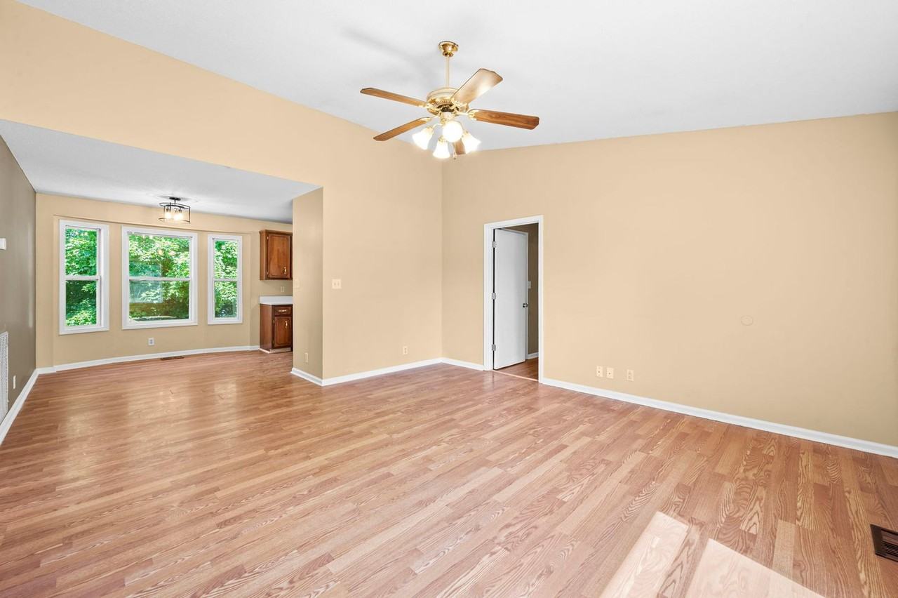 2822 Nat Hoosier Ln - Photo 6 of 33