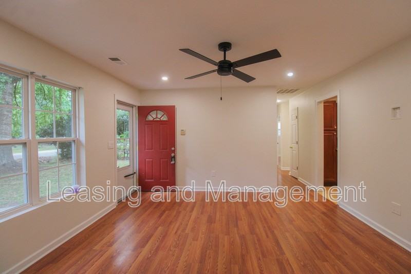 1737 Bozo Ln - Photo 5 of 22