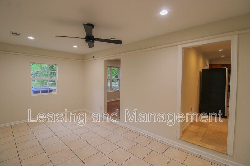 1737 Bozo Ln - Photo 7 of 22