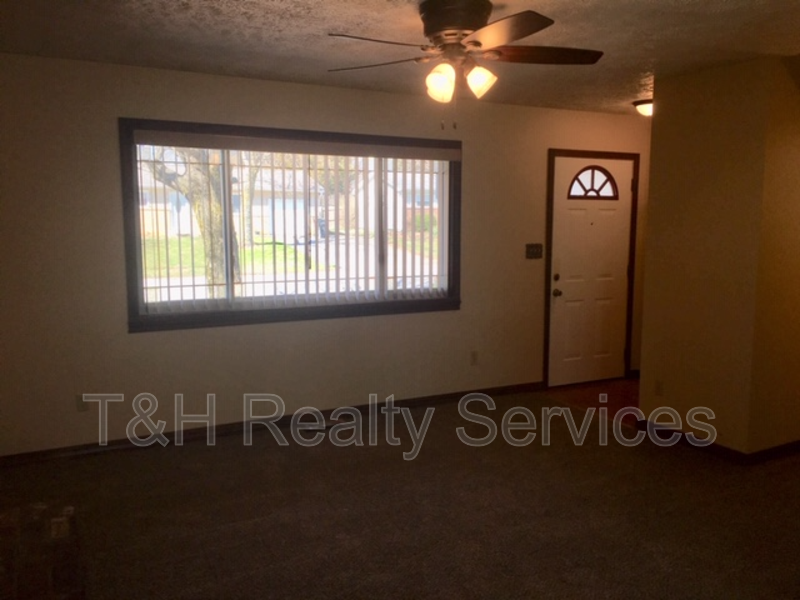 5527 S Kealing Ave - Photo 4 of 28