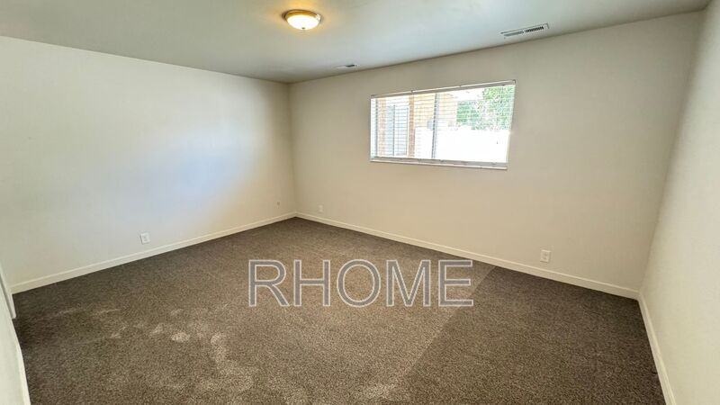 3414 S Sue St #9 - Photo 6 of 10