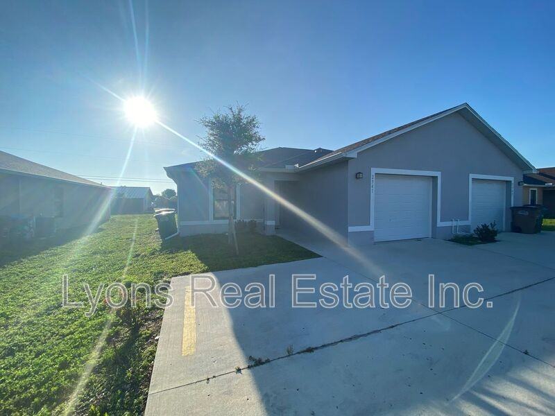 2941 Skyline Blvd - Photo 2 of 24