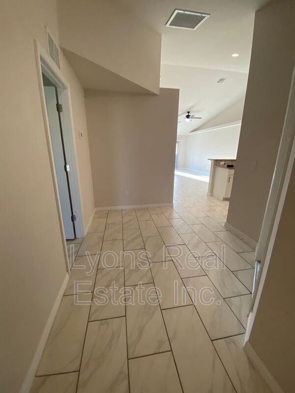 2941 Skyline Blvd - Photo 4 of 24