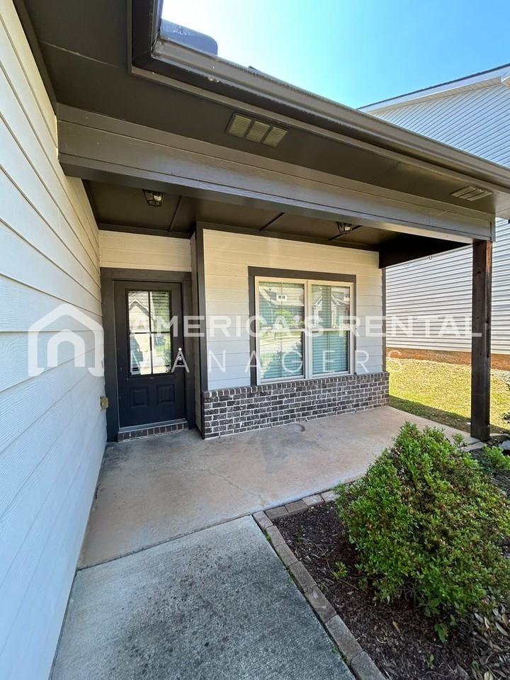 819 Kent Dr - Photo 4 of 37