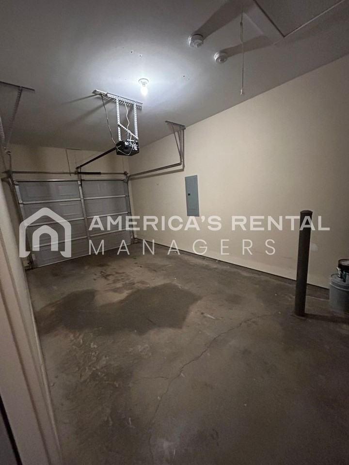 819 Kent Dr - Photo 7 of 37