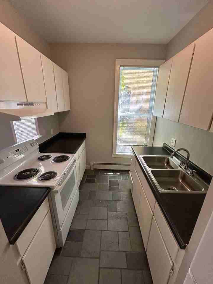 728 East 16th Street (New Town) - Photo 5 of 19