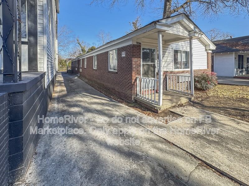 2413 Laurel St #C - Photo 2 of 19