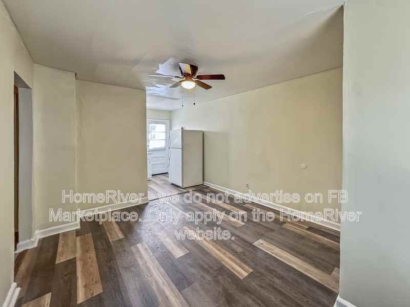 2413 Laurel St #C - Photo 5 of 19