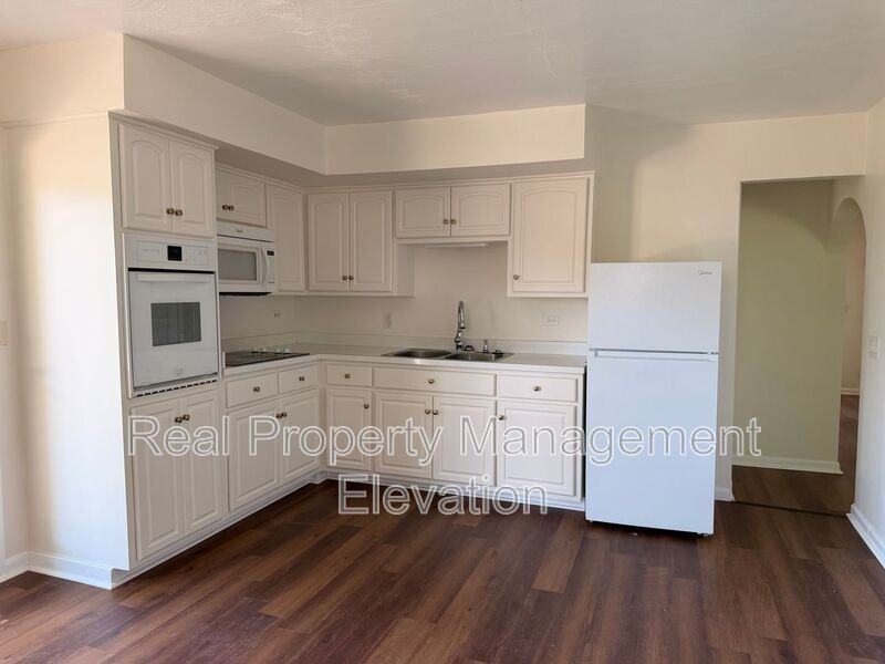 197 Westwood Dr - Photo 4 of 15