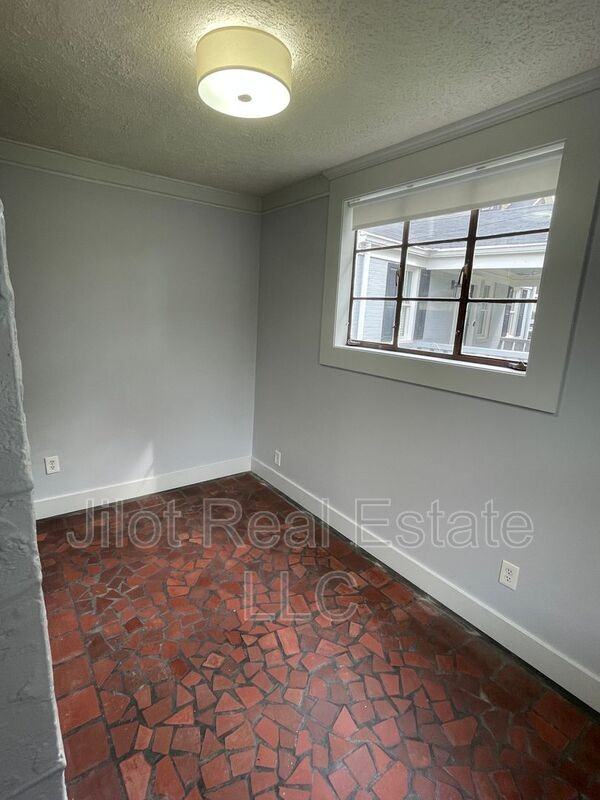 1845 Lakewood Ter Se - Photo 4 of 20