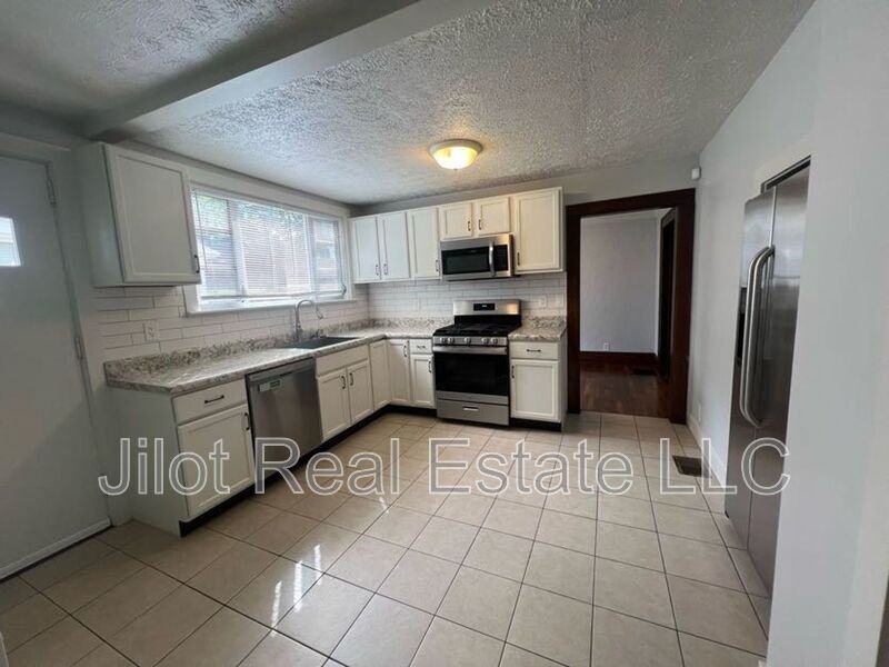 1845 Lakewood Ter Se - Photo 6 of 20