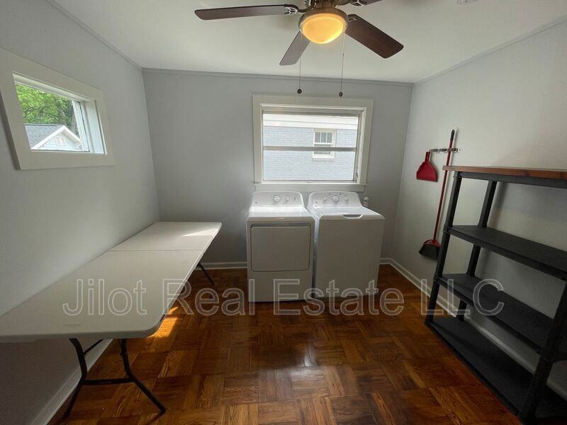 1845 Lakewood Ter Se - Photo 7 of 20