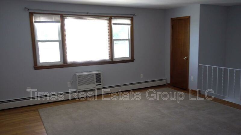 708 Carmen Dr #B - Photo 4 of 19